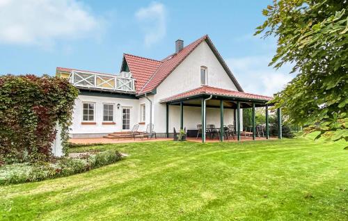 Neuendorf Apartment | Family-Friendly Ferienwohnung Neuendorf with Pet Accessibility