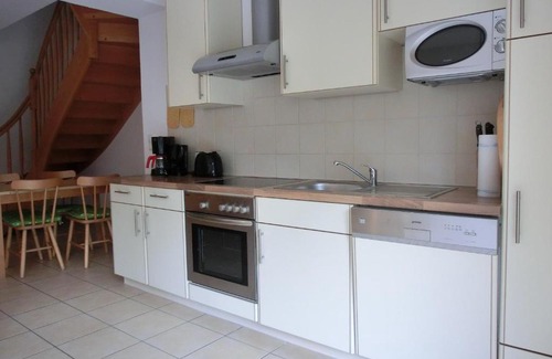 Gelbensande Apartment | Inviting Ferienwohnung NH11: Pet-Friendly Family Getaway