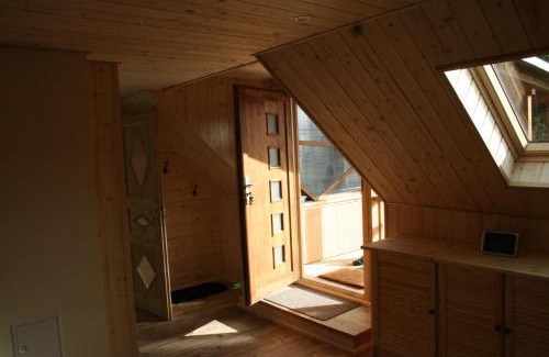Berbisdorf Apartment | Charming Ferienwohnung Nicklich: Family-Friendly Getaway