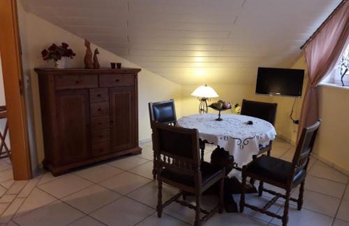 Sonsbeck Apartment | Kid-Friendly Ferienwohnung Niederrhein Blick with Top Reviews