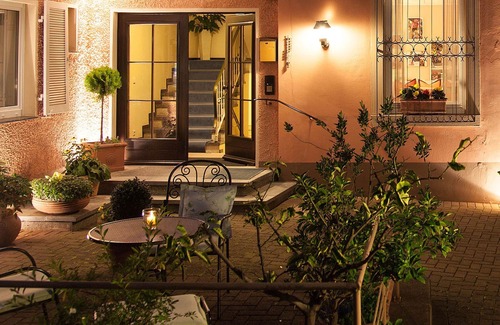 Badenweiler Apartment | Cozy Ferienwohnung NOBLING/RULÄNDER with Kitchen & Breakfast