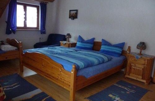 Urach Apartment | Oceanfront Haven: Ferienwohnung-Nr-1 with Ocean Views