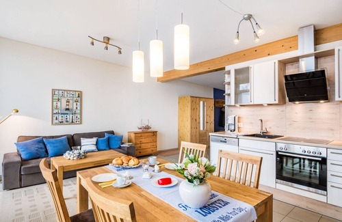 Schoenhagen Apartment | Top-Rated Penthouse with Ocean View in Schönhagen