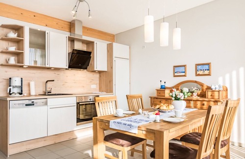 Schoenhagen Apartment | Top-Rated Penthouse with Ocean View in Schönhagen