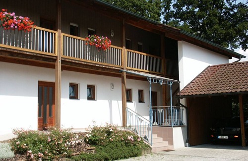 Bad Birnbach Apartment | Cozy Ferienwohnung Nr. 2 with Breakfast & Child-Friendly Space