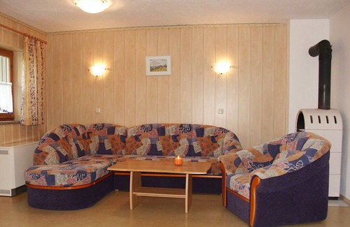 Bad Birnbach Apartment | Cozy Ferienwohnung Nr. 2 with Breakfast & Child-Friendly Space