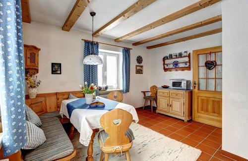 Stanggaß Apartment | Discover "Watzmann": Perfect Retreat for Couples