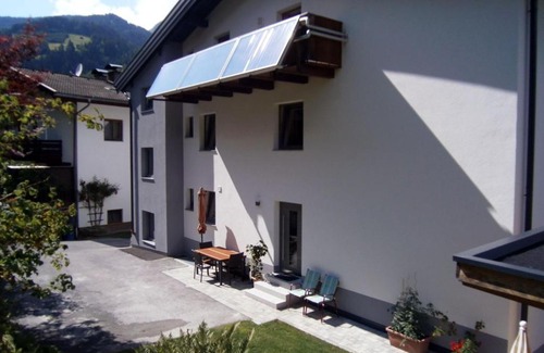 Grins Apartment | Top-Rated Ferienwohnung Nuener with Family-Friendly Amenities