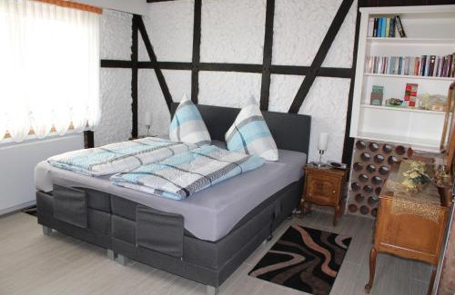 Reifferscheid Apartment | Top-Rated Ferienwohnung-Nuerburgblick: Pet & Child Friendly