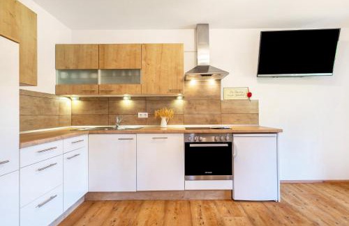 Hofstetten Apartment | Family-Friendly Ferienwohnung Oberhubhof with Great Reviews
