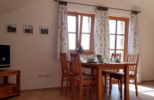 Palling Apartment | Rated 10/10: Family-Friendly Ferienwohnung Obstgarten Stay