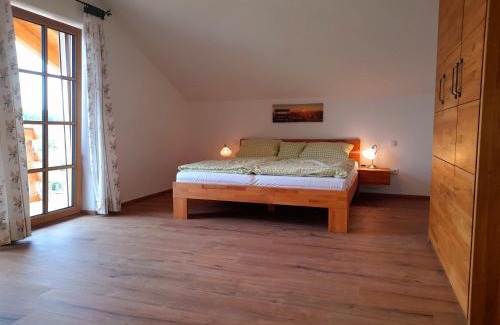 Palling Apartment | Rated 10/10: Family-Friendly Ferienwohnung Obstgarten Stay