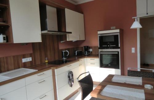 Kuhlungsborn Ost Apartment | Ideal Family Retreat at Ferienwohnung Ostseeglück in Villa Marie