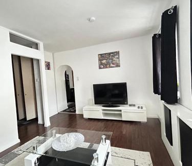 Gmuend in Kaernten Apartment | Family-Friendly Ferienwohnung Pufitsch with Great Reviews