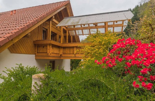 Oberharmersbach Apartment | Spacious Ferienwohnung Platzhirsch with Family-Friendly Amenities