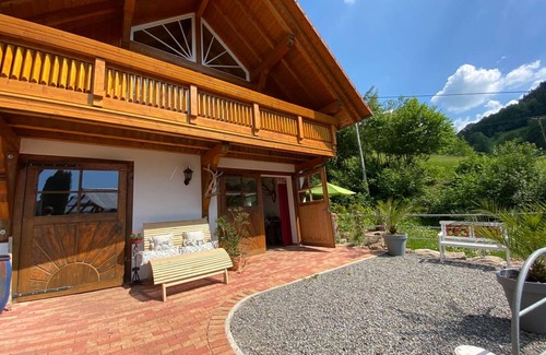 Oberharmersbach Apartment | Spacious Ferienwohnung Platzhirsch with Family-Friendly Amenities