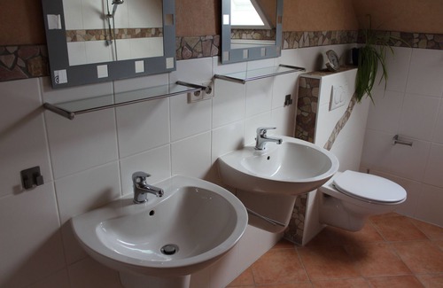 Obersulm Apartment | Discover Ferienwohnung Paradiesberg: Family-Friendly Retreat