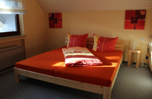 Obersulm Apartment | Discover Ferienwohnung Paradiesberg: Family-Friendly Retreat