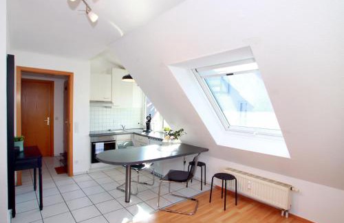 Schnetzenhausen Apartment | Pet-Friendly Ferienwohnung Paula in Friedrichshafen