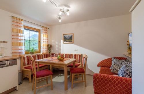 Bruck am Ziller Apartment | Family-Friendly Ferienwohnung Petra with Top Amenities