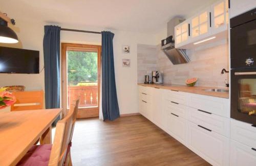 Koessen Apartment | Exceptional Ferienwohnung Petra - Child-Friendly Retreat