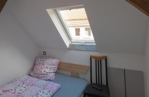 Zella-Mehlis Apartment | Relax in Ferienwohnung Pfaffentalblick with Breakfast Included