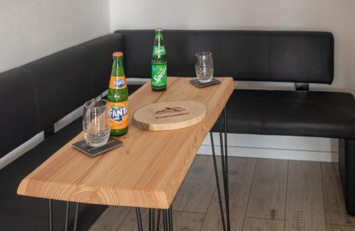 Zella-Mehlis Apartment | Relax in Ferienwohnung Pfaffentalblick with Breakfast Included