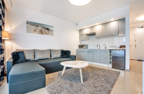 Sianozety Apartment | Cozy Retreat for 4 with Pool & Kitchen in Ustronie Morskie