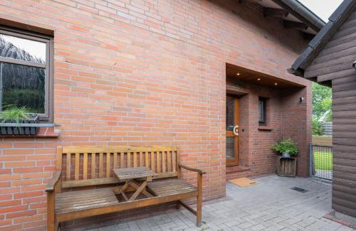 Holtland Apartment | Family-Friendly Ferienwohnung Pop s Huus Awaits You