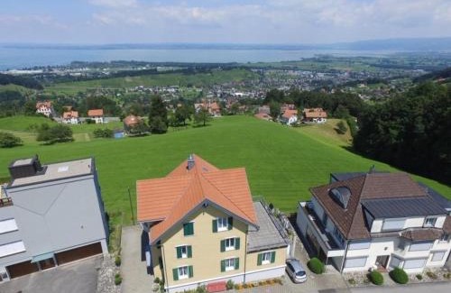 Wolfhalden Apartment | Lakeview Ferienwohnung Rätia: Family-Friendly Retreat