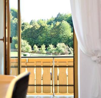 Obertrubach Apartment | Family-Friendly Retreat at Ferienwohnung Röhrer - 8.9/10 Rated