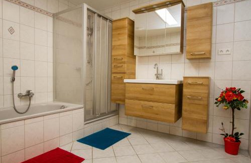 Salem Apartment | Pet-Friendly Ferienwohnung Rössle with Ocean Views