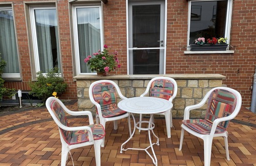 Ibbenbueren Apartment | Family-Friendly Ferienwohnung Röwekämper for 1-4 Guests