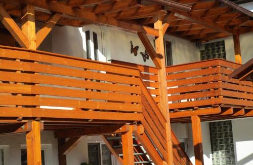 Aichen Apartment | Top-Rated Ferienwohnung Rosa with Hot Tub & Breakfast