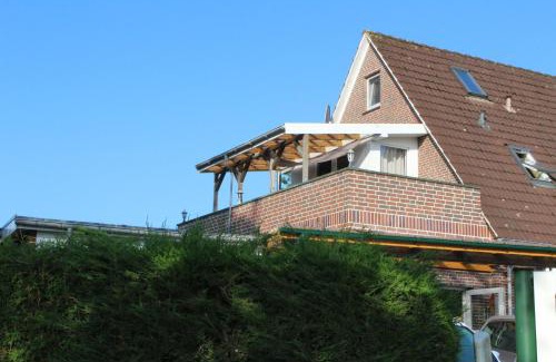 Dornum Apartment | Cozy Ferienwohnung Rabenstein with Private Pool & Hot Tub
