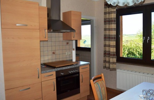 Morscheid-Riedenburg Apartment | Cozy Ferienwohnung Rech: Family-Friendly Stay with Kitchen