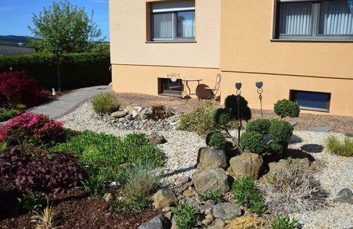 Morscheid-Riedenburg Apartment | Cozy Ferienwohnung Rech: Family-Friendly Stay with Kitchen