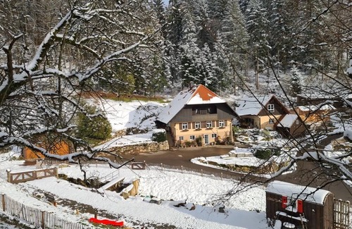 Fischerbach Apartment | Cozy Getaway at Ferienwohnung Rechenpeterhäusle