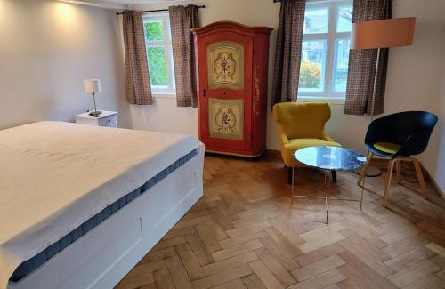 Oberstaufen Apartment | Stylish Ferienwohnung RESL in Historic Schindelhaus