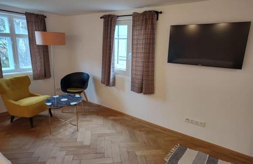 Oberstaufen Apartment | Stylish Ferienwohnung RESL in Historic Schindelhaus