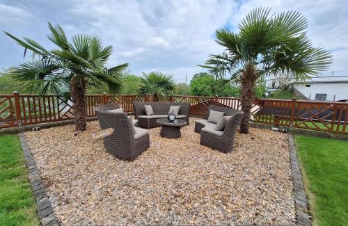 Rhens Apartment | Experience Rhens am Rhein: Rated 9.5/10 with Ocean Views