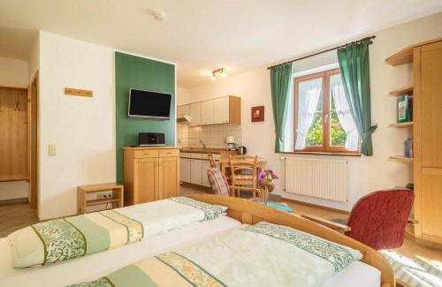 Owingen Apartment | Child-Friendly Ferienwohnung Risthof 2 with High Guest Rating