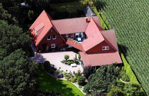 Molbergen Apartment | Oceanfront Retreat: Ferienwohnung Rita, 5-Star Guest Rated