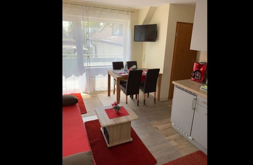 Langenargen Apartment | Cozy Ferienwohnung Rolf: Family-Friendly Retreat with Kitchen