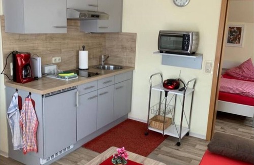 Langenargen Apartment | Cozy Ferienwohnung Rolf: Family-Friendly Retreat with Kitchen