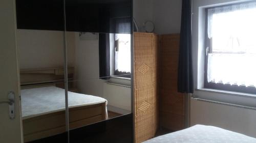 Hahausen Apartment | Highly Rated Ferienwohnung ROSA with Family-Friendly Amenities