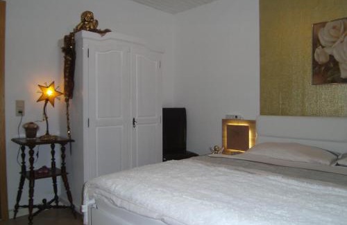 Oberotterbach Apartment | Oceanfront Ferienwohnung Rosentraum with 9.5/10 Guest Rating