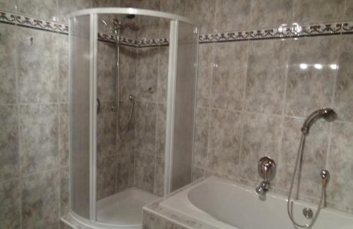 Gerlosberg Apartment | Cozy Ferienwohnung Roswitha: Pet & Child Friendly Retreat