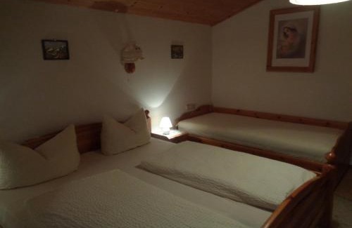 Gerlosberg Apartment | Cozy Ferienwohnung Roswitha: Pet & Child Friendly Retreat