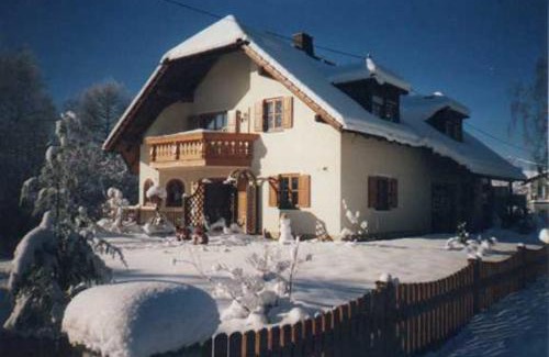 Nagel Apartment | Family-Friendly Retreat at Ferienwohnung Söllner